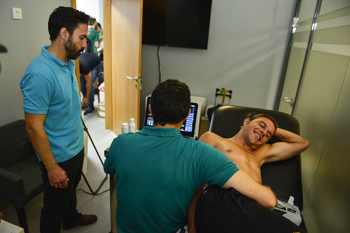 Los jugadores del Betis pasan reconocimiento médic